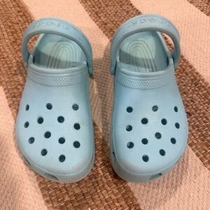 Crocs Ladies size 8 Blue